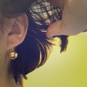 14k gold ball earring hoop and clasp at back